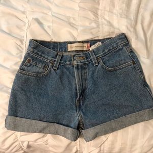 Levi 550 Shorts